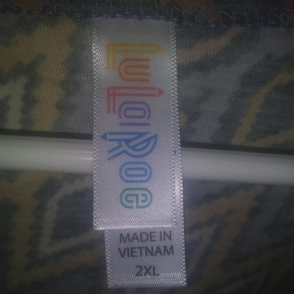 LuLaRoe Women Classic T 2XL Short Sleeve Shirt Beighe White Diamonds. NWT - Picture 4 of 4